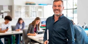 La Junta de Andalucía abre plazo de inscripción en bolsas de empleo extraordinarias de personal docente para 24 especialidades.