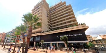La cadena Ilunion Hotels busca personal para trabajar en su establecimiento de 4 estrellas ubicado en Fuengirola (Málaga).