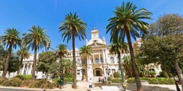 El BOE ha dado luz verde a la convocatoria de 29 plazas de Auxiliar Administrativo para trabajar en el Ayuntamiento de Málaga.