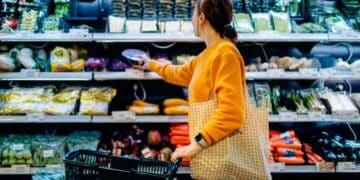 Estos son los dos alimentos que destaca un médico español para quemar la grasa abdominal de forma efectiva y saludable.